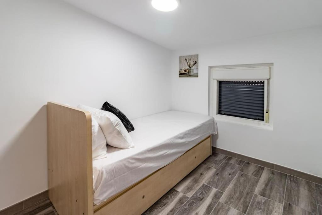 Casa Rural Con Piscina Privada, Barbacoa, Wifi Y Parking Incluido Vilovi de Onar Bagian luar foto